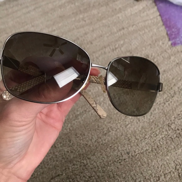 Tory Burch SUNGLASSES - Picture 3 of 3